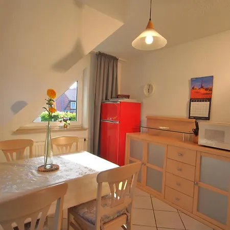 Birkmaase 18 - Komfort Im 4-sterne-ferienhaus Yvonne Dg * Ostseeheilbad Zingst